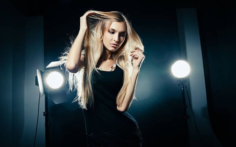Trendy platinum blonde hairstyle