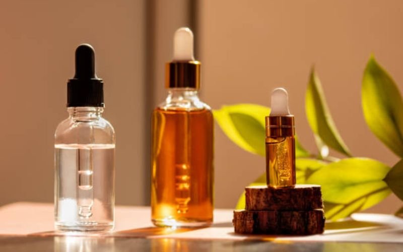 Castor, argan, and jojoba oils used for melanin hair care